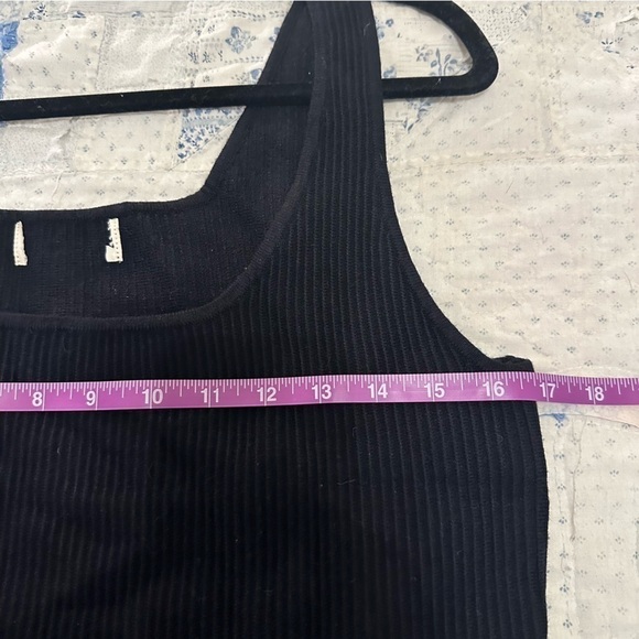 Structured ribbed black sleeveless crop tank women size large - Picture 4 of 5